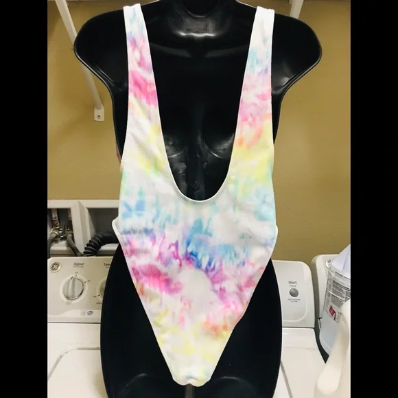 Juicy one piece bathing suit - tie dye with Crystal looking Juicy emblem L - Picture 5 of 7